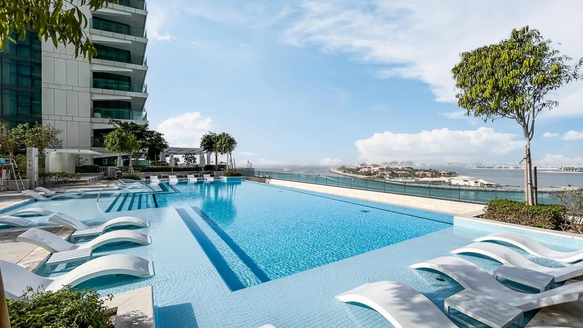 Stunning Beachfront Home With Panoramic Sea Views Dubái